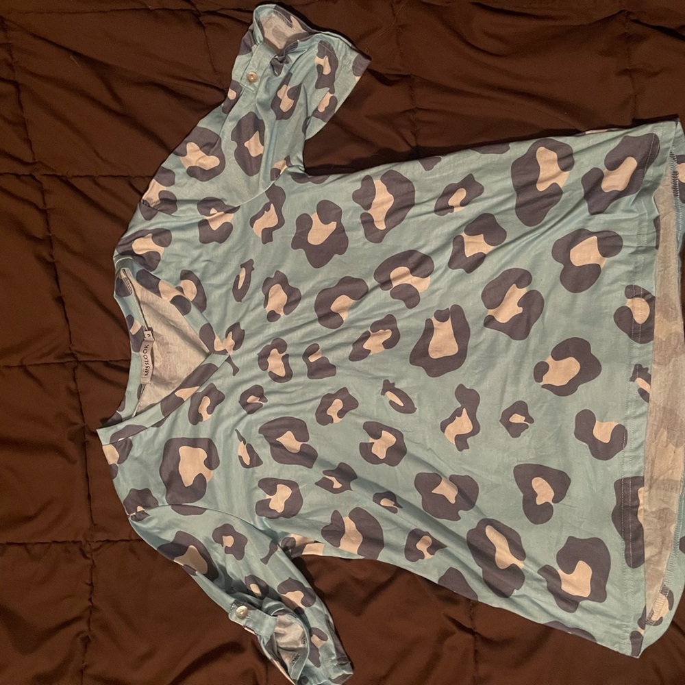 MISSLOOK Blue and Cream Animal Print Top